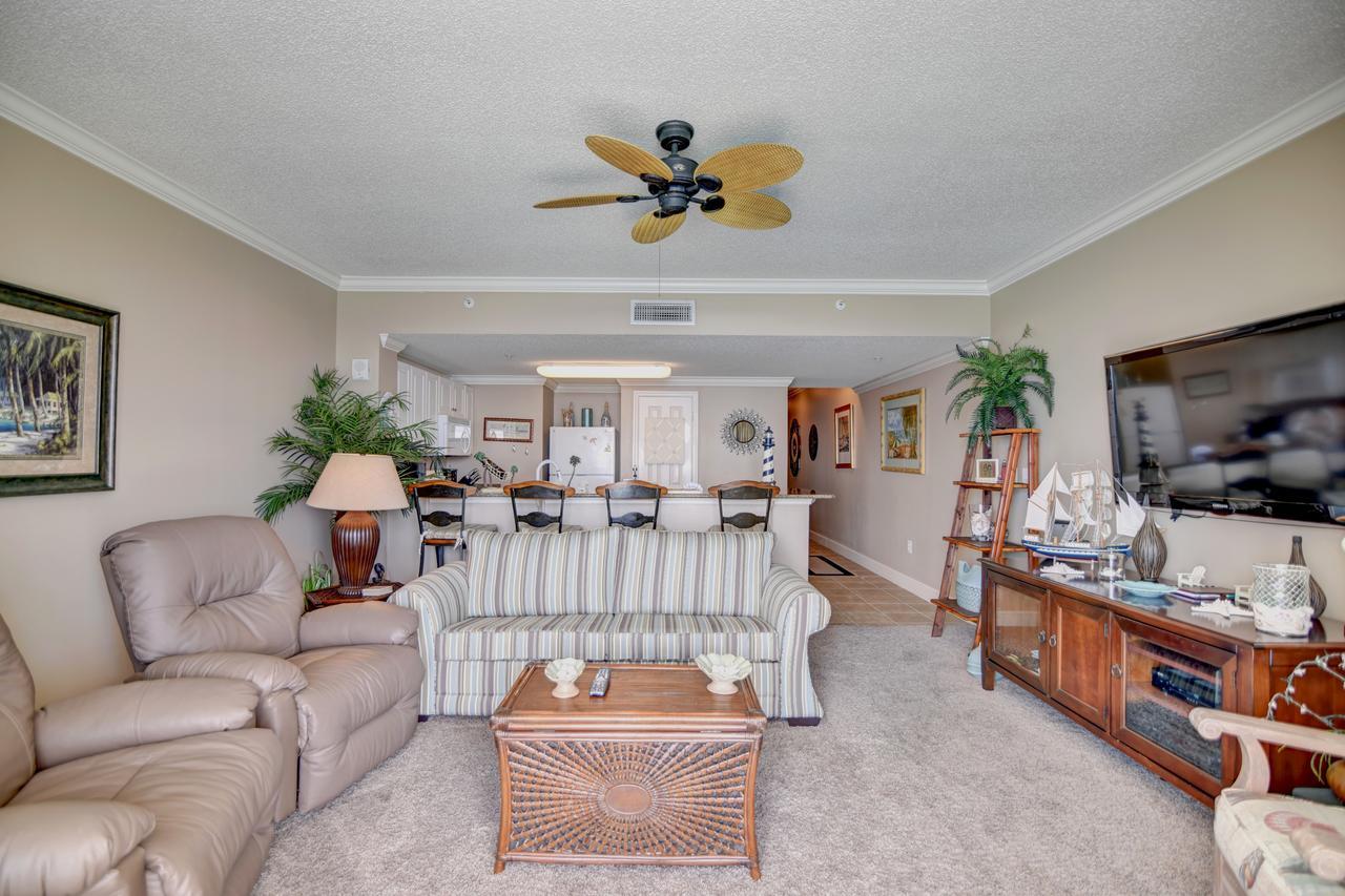 Majestic Beach Resort Panama City Beach Exterior photo